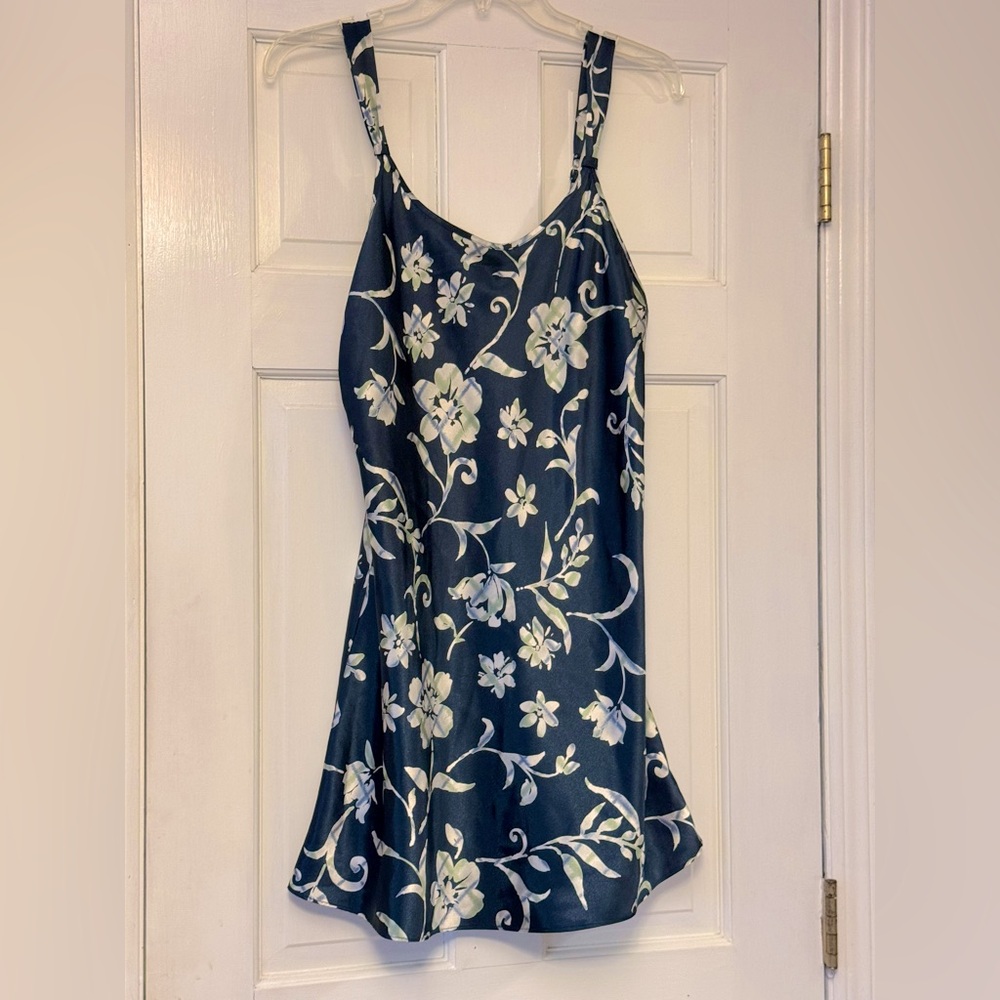 Jones New York Navy and Cream Floral Chemise, NWOT